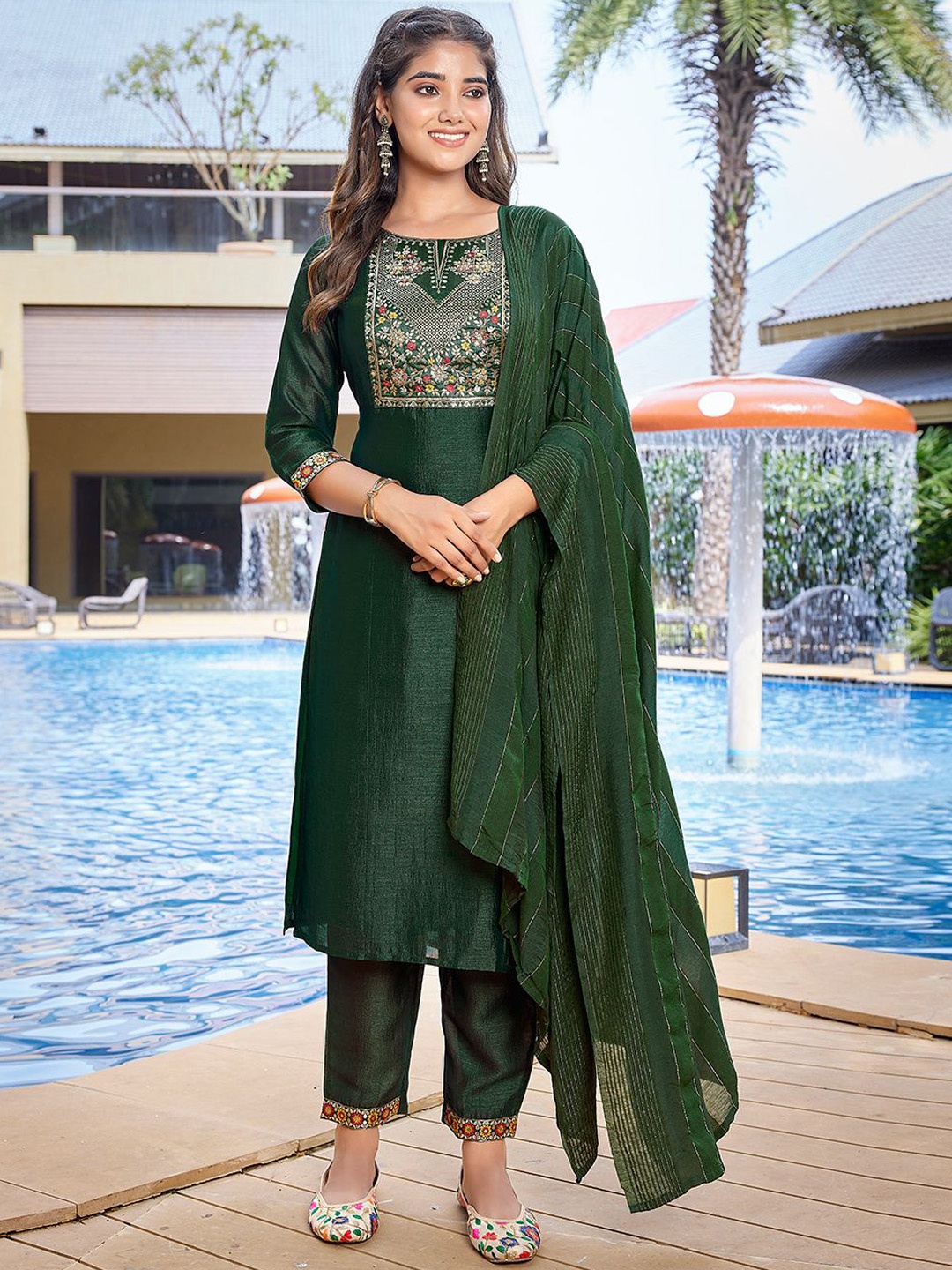Royal Export Floral Yoke Design Thread Work Straight Kurta With Trouser & Dupatta, Green
Royal Export Floral Yoke Design Thread Work Straight Kurta With Trouser & Dupatta, Green