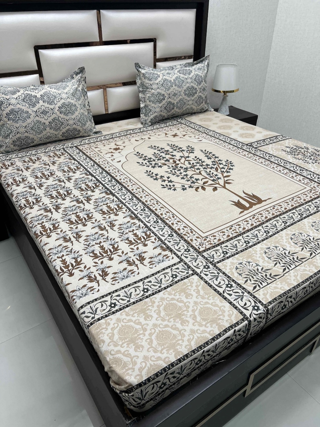 Pure Decor Lifestyle Brown Ethnic Pure Cotton 400 TC Super King Bedsheet Set-2.74mx2.74 m
Pure Decor Lifestyle Brown Ethnic Pure Cotton 400 TC Super King Bedsheet Set-2.74mx2.74 m