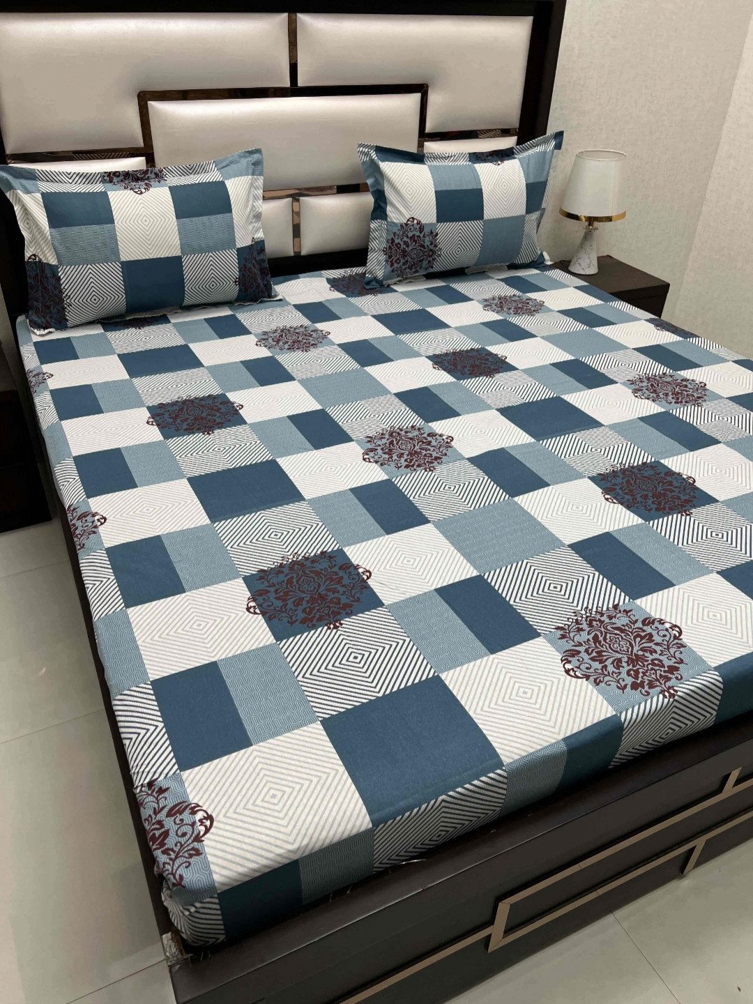 Pure Decor Passion Green Geometric Printed Cotton 350 TC Queen Bedsheet Set 2.52 x 2.28 m
Pure Decor Passion Green Geometric Printed Cotton 350 TC Queen Bedsheet Set 2.52 x 2.28 m