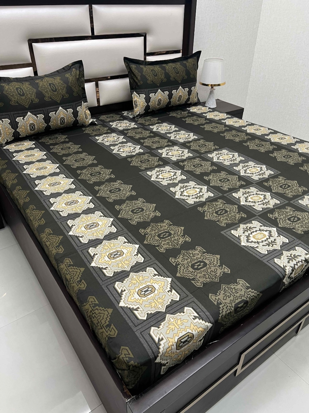 Pure Decor Cotton Queen Size Double Bed Bedsheet With 2 Pillow Covers 2.28m X 2.54m, Green
Pure Decor Cotton Queen Size Double Bed Bedsheet With 2 Pillow Covers 2.28m X 2.54m, Green