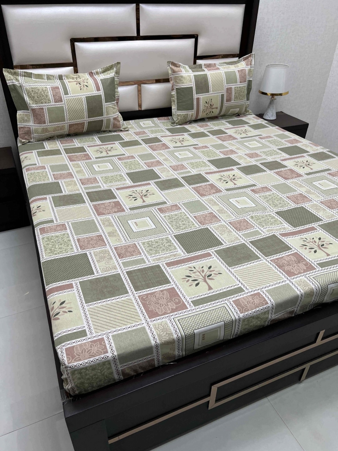 Pure Decor Passion Green Floral Printed Cotton 210 TC Queen Bedsheet Set 2.55 x 2.29m
Pure Decor Passion Green Floral Printed Cotton 210 TC Queen Bedsheet Set 2.55 x 2.29m