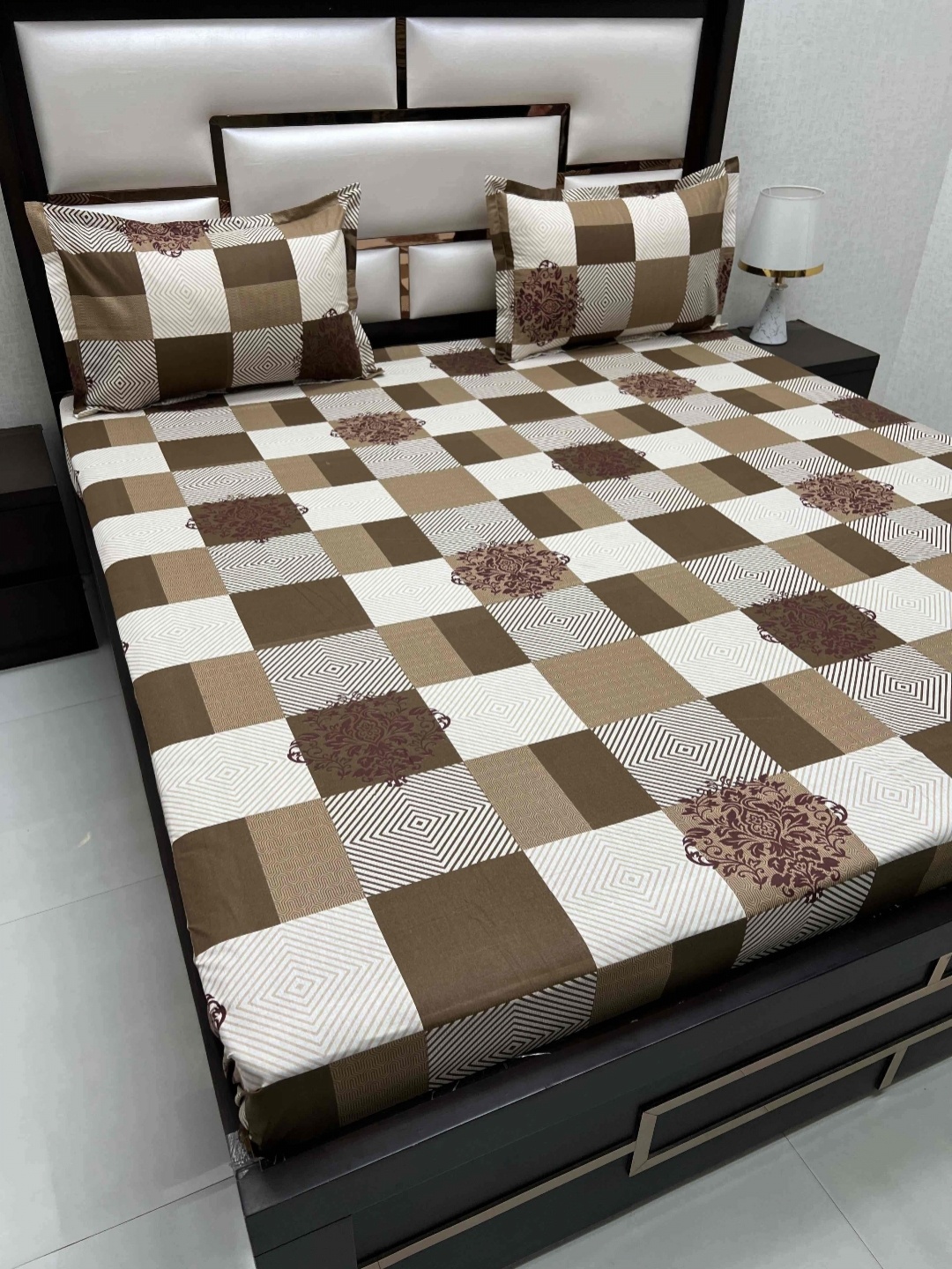 Pure Decor Passion Brown Geometric Printed Cotton 220 TC Queen Bedsheet Set 2.55 x 2.28 m
Pure Decor Passion Brown Geometric Printed Cotton 220 TC Queen Bedsheet Set 2.55 x 2.28 m