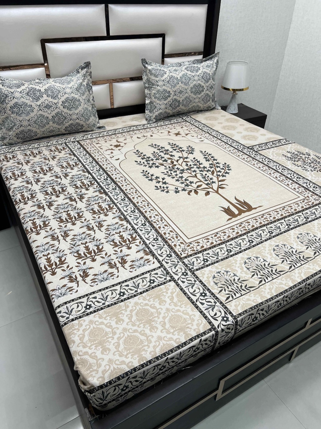 Pure Decor Lifestyle Brown Printed Pure Cotton 230 TC King Bedsheet Set 2.75 m x 2.75 m
Pure Decor Lifestyle Brown Printed Pure Cotton 230 TC King Bedsheet Set 2.75 m x 2.75 m