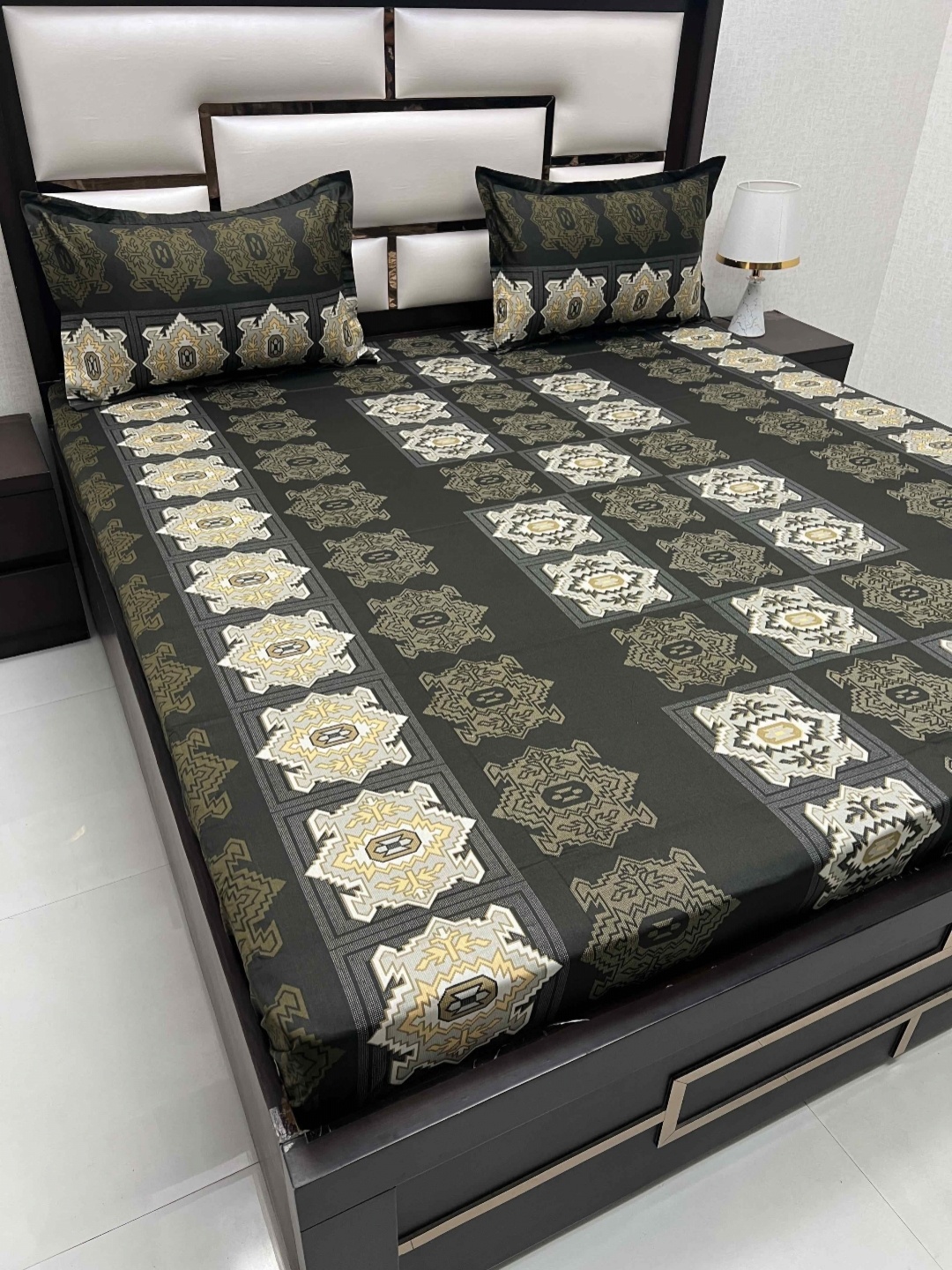 Pure Decor Cotton Queen Size Double Bed Bedsheet With 2 Pillow Covers 2.28m X 2.54m, Green
Pure Decor Cotton Queen Size Double Bed Bedsheet With 2 Pillow Covers 2.28m X 2.54m, Green