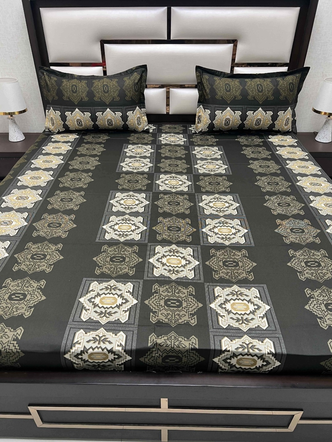 Pure Decor Cotton Queen Size Double Bed Bedsheet With 2 Pillow Covers 2.28m X 2.54m, Green
Pure Decor Cotton Queen Size Double Bed Bedsheet With 2 Pillow Covers 2.28m X 2.54m, Green