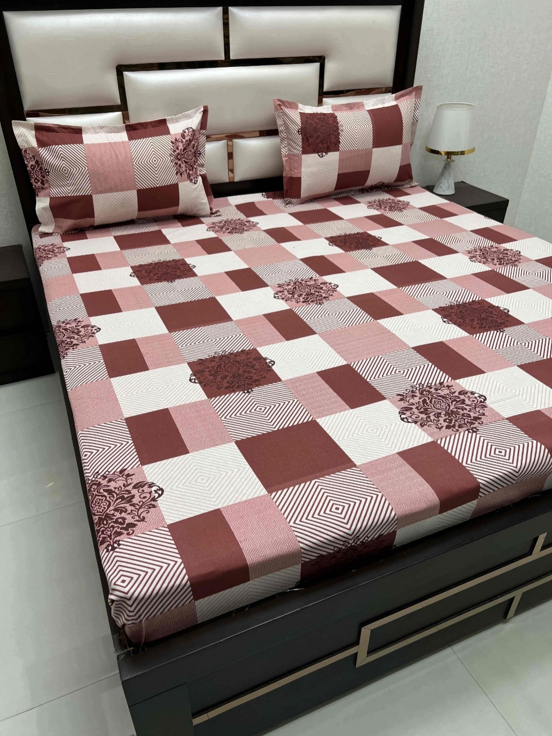 Pure Decor Passion Maroon Geometric Printed Cotton 200 TC Queen Bedsheet Set 2.53 x 2.27m
Pure Decor Passion Maroon Geometric Printed Cotton 200 TC Queen Bedsheet Set 2.53 x 2.27m