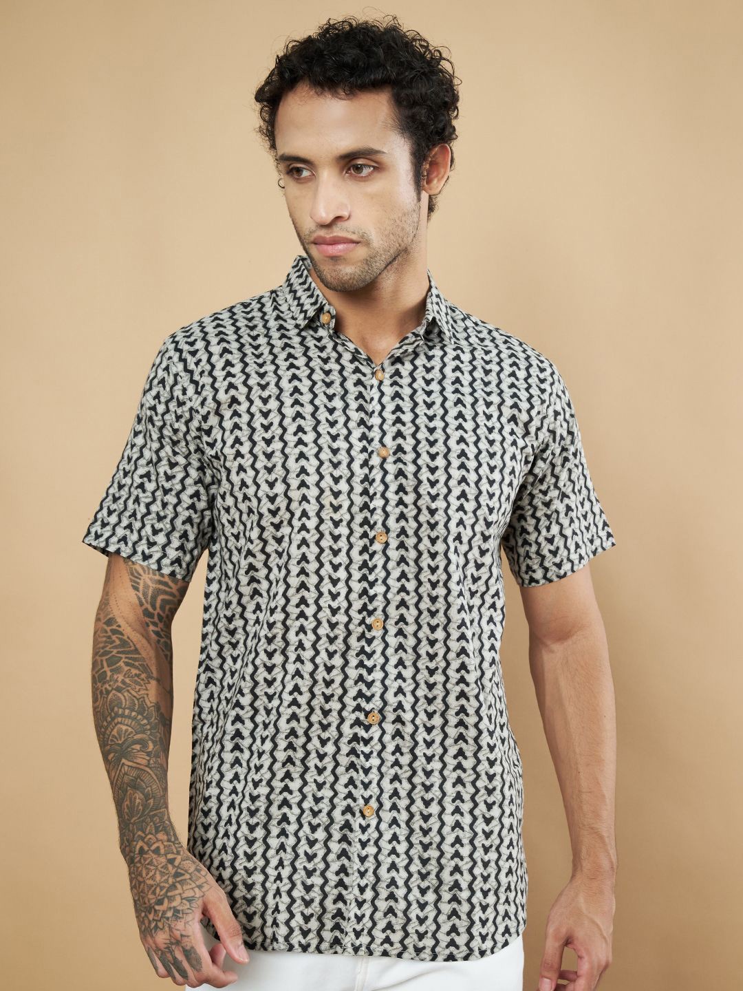 COTLAND FASHION Men Premium Spread Collar Geometric Printed Cotton Casual Shirt, Black
COTLAND FASHION Men Premium Spread Collar Geometric Printed Cotton Casual Shirt, Black