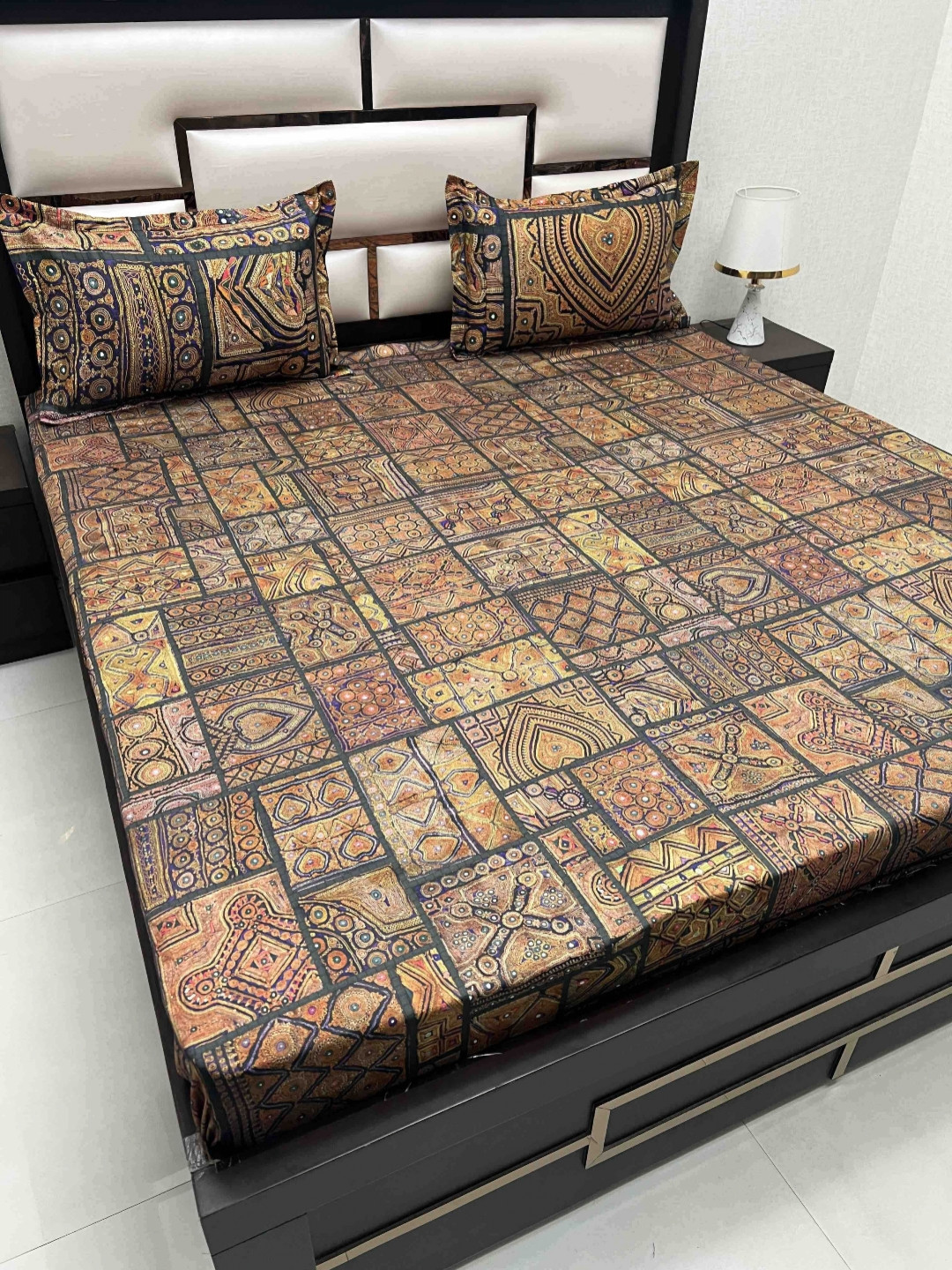 Pure Decor Majestic Brown Abstract Printed Cotton 330 TC King Bedsheet Set 2.73 x 2.73m
Pure Decor Majestic Brown Abstract Printed Cotton 330 TC King Bedsheet Set 2.73 x 2.73m