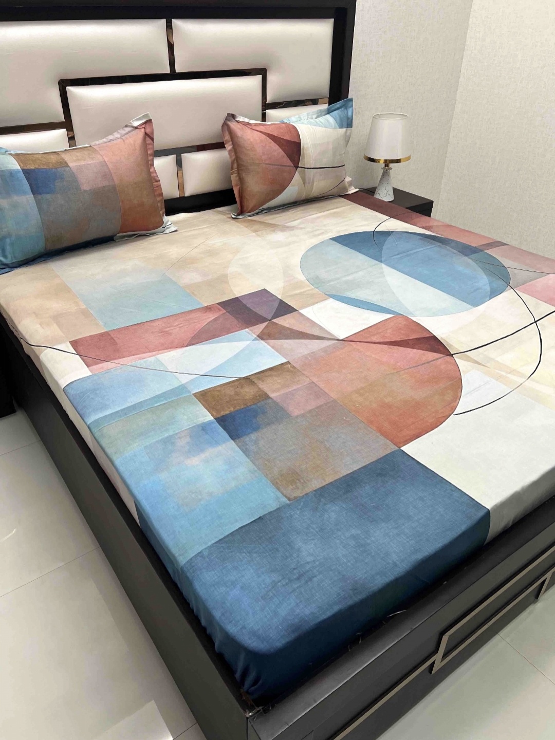 Pure Decor Brown & Blue Geometric Pure Cotton 600 TC King Bedsheet Set 2.74 m x 2.74 m
Pure Decor Brown & Blue Geometric Pure Cotton 600 TC King Bedsheet Set 2.74 m x 2.74 m
