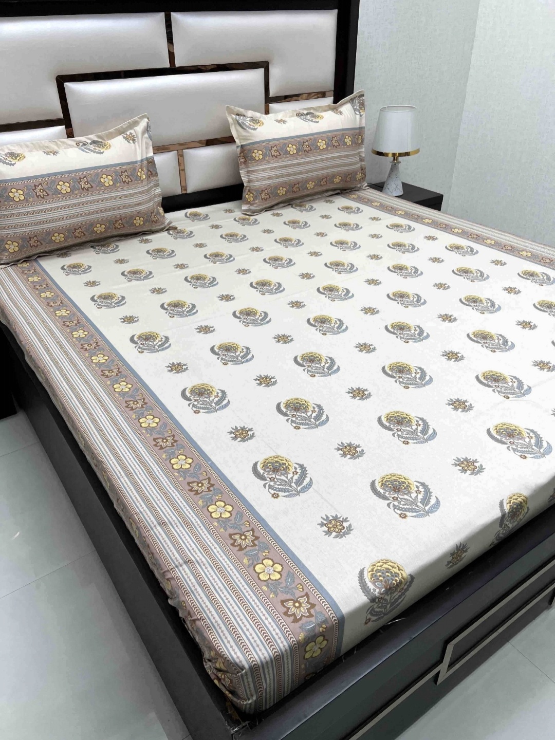 Pure Decor Royal Passion White Floral Printed Cotton 400TC Queen Bedsheet Set 2.54 x 2.28m
Pure Decor Royal Passion White Floral Printed Cotton 400TC Queen Bedsheet Set 2.54 x 2.28m