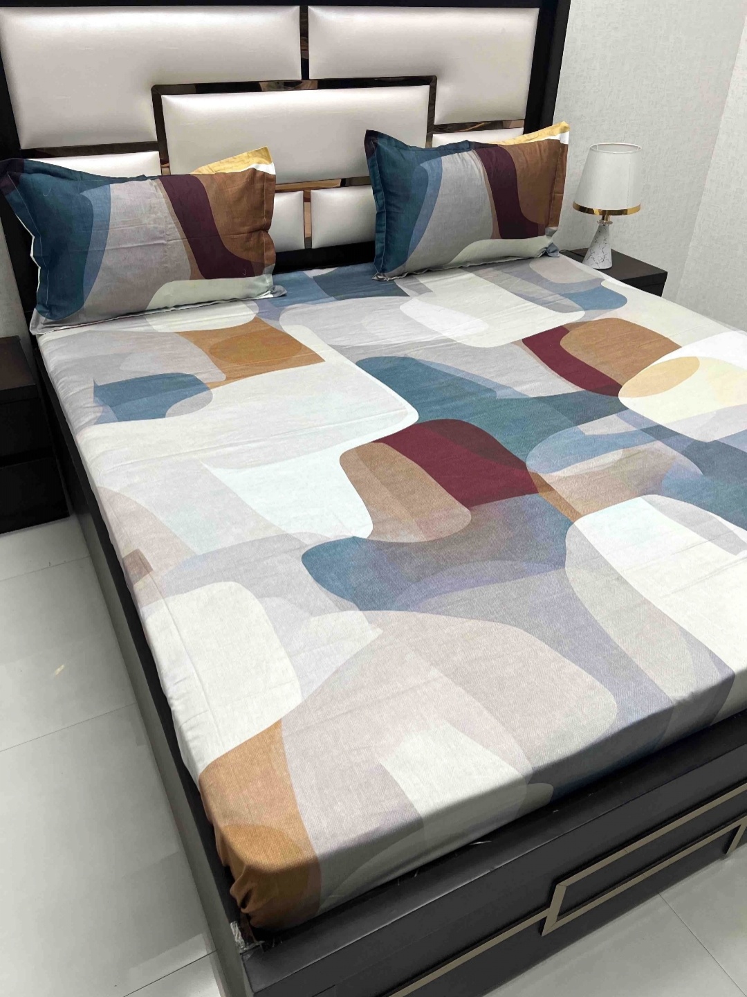 Pure Decor Majestic Brown Abstract Printed Cotton 380TC King Bedsheet Set 2.74 x 2.73 m, Blue
Pure Decor Majestic Brown Abstract Printed Cotton 380TC King Bedsheet Set 2.74 x 2.73 m, Blue