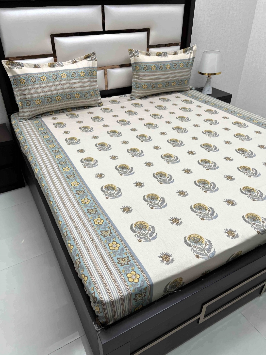 Pure Decor Royal Passion White Floral Cotton 350 TC Queen Bedsheet Set 2.53 x 2.29 m
Pure Decor Royal Passion White Floral Cotton 350 TC Queen Bedsheet Set 2.53 x 2.29 m