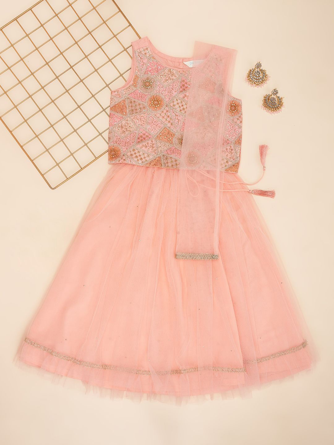 AKKRITI BY PANTALOONS Girls Floral Embellished Ready to Wear Lehenga & Blouse & Dupatta, Peach
AKKRITI BY PANTALOONS Girls Floral Embellished Ready to Wear Lehenga & Blouse & Dupatta, Peach