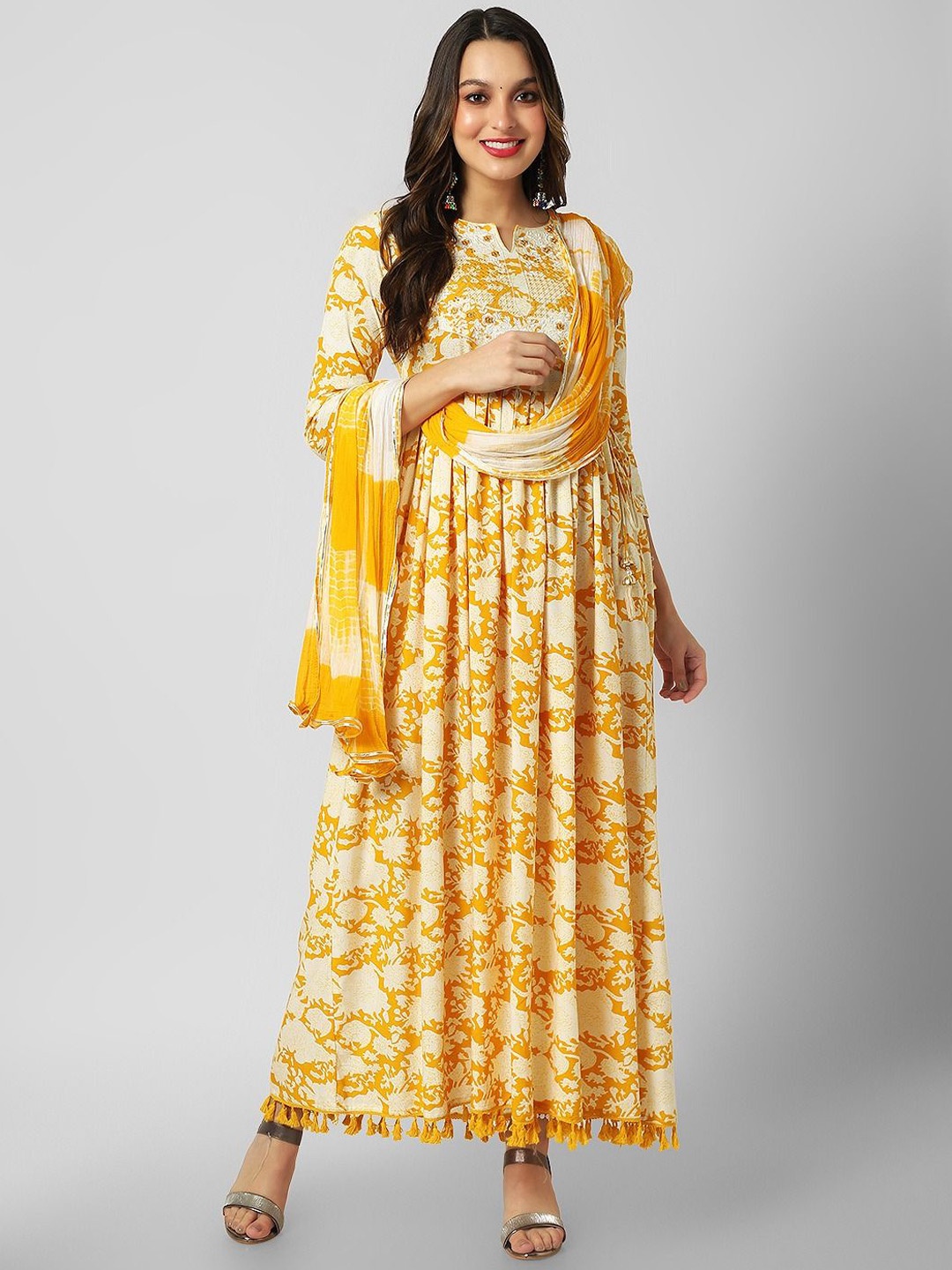ANNU PARIDHAN Floral Printed Sequinned & Mirror Work Anarkali Kurta With Trouser & Dupatta, Yellow
ANNU PARIDHAN Floral Printed Sequinned & Mirror Work Anarkali Kurta With Trouser & Dupatta, Yellow