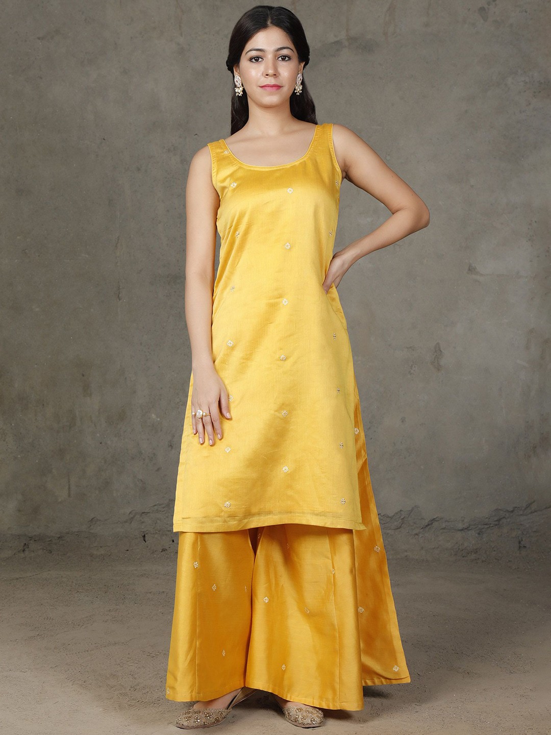TJORI Embroidered Round Neck Sleeveless Regular Chanderi Silk Straight Kurta, Yellow
TJORI Embroidered Round Neck Sleeveless Regular Chanderi Silk Straight Kurta, Yellow