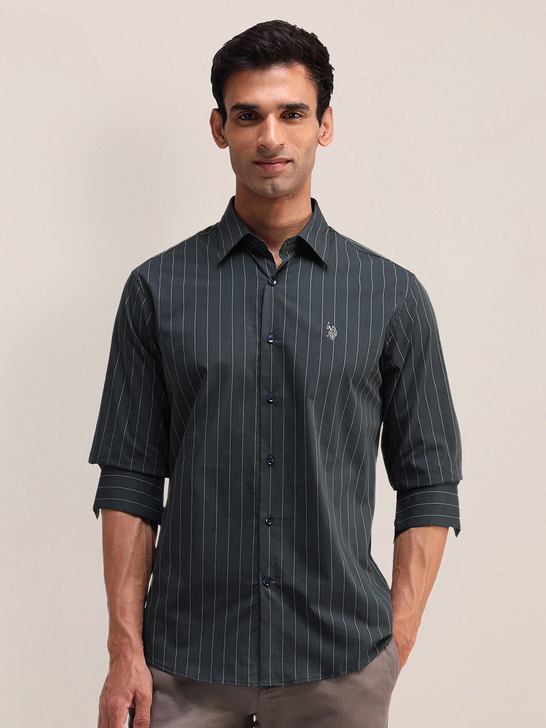 U.S. Polo Assn. Men Classic Spread Collar Vertical Striped Cotton Casual Shirt, Green
U.S. Polo Assn. Men Classic Spread Collar Vertical Striped Cotton Casual Shirt, Green
