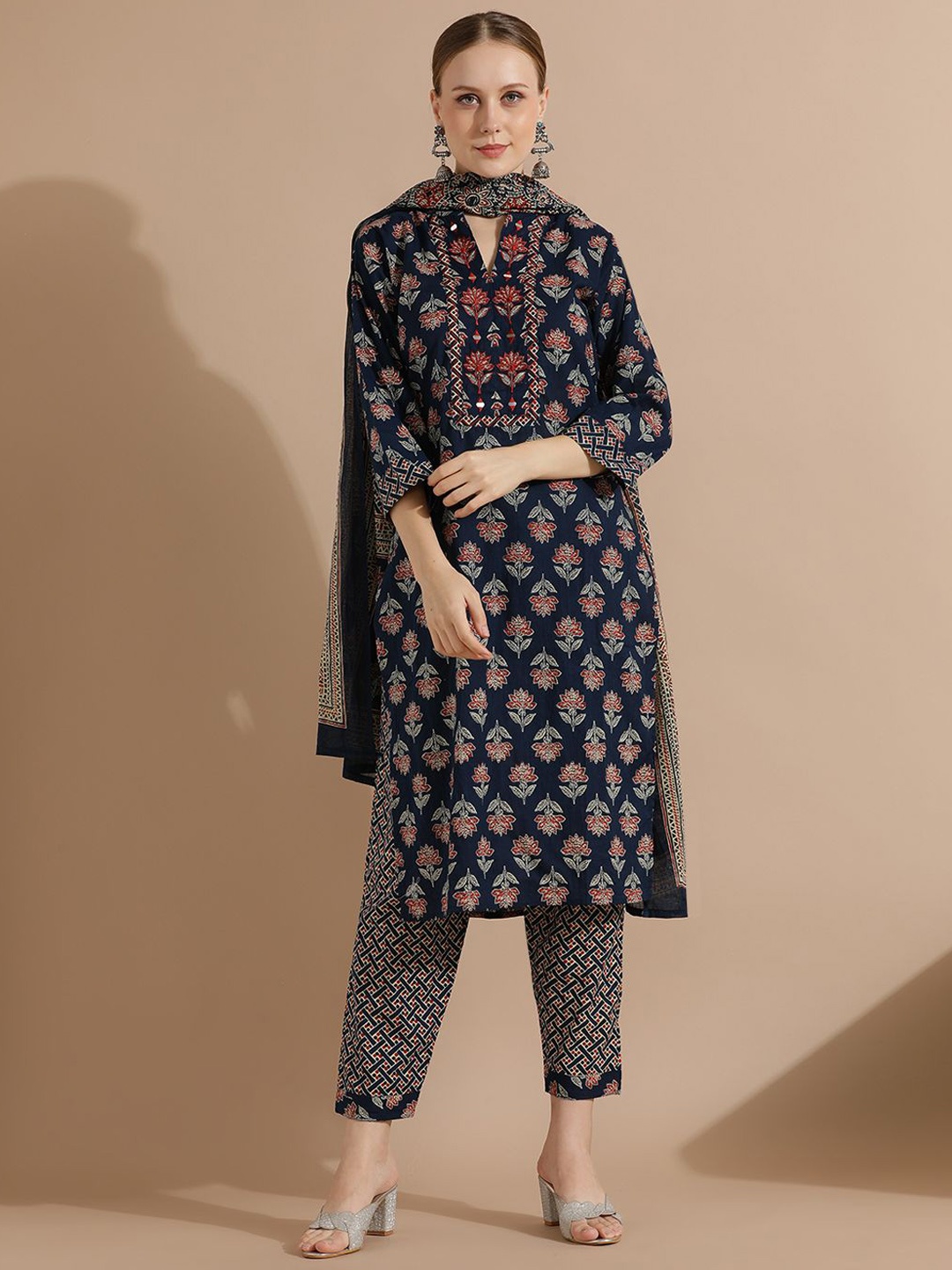 Anouk Floral Printed Mirror Work Pure Cotton Kurta with Trouser & Dupatta, Black
Anouk Floral Printed Mirror Work Pure Cotton Kurta with Trouser & Dupatta, Black