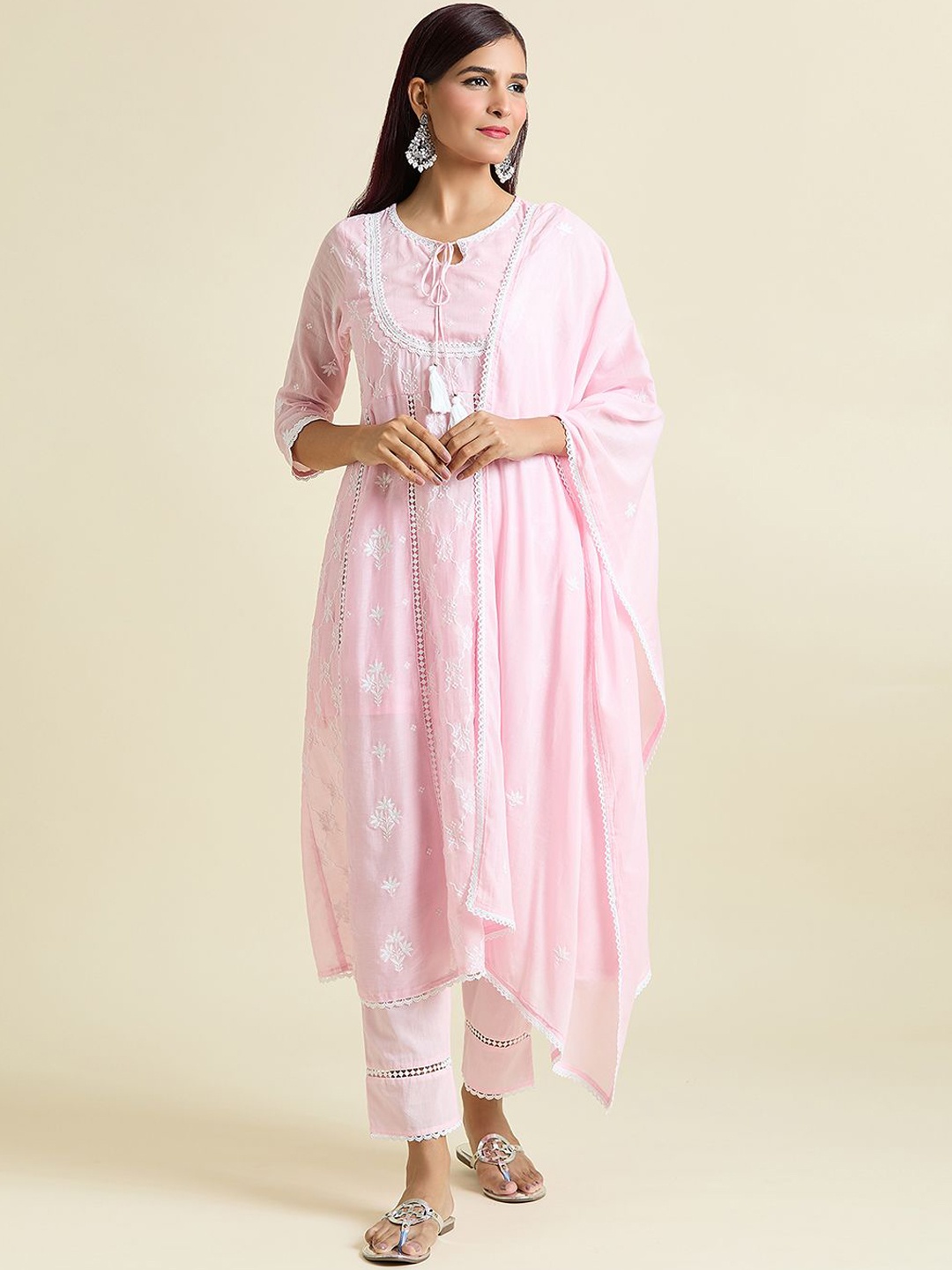 Adara Khan Women Floral Embroidered Regular Pure Cotton Kurta with Trousers & With Dupatta, Pink
Adara Khan Women Floral Embroidered Regular Pure Cotton Kurta with Trousers & With Dupatta, Pink
