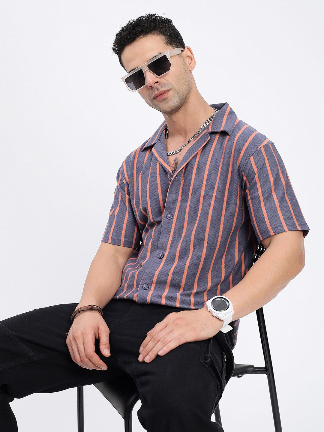 SHOWOFF Men Standard Cuban Collar Vertical Striped Cotton Relaxed Fit Casual Shirt, Grey
SHOWOFF Men Standard Cuban Collar Vertical Striped Cotton Relaxed Fit Casual Shirt, Grey