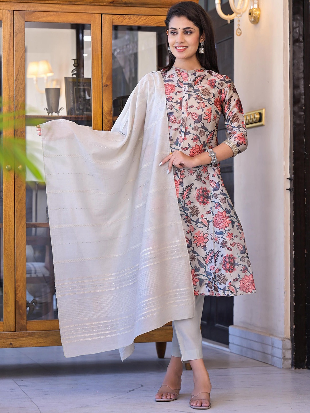 Juniper Floral Printed Band Collar Panelled A-Line Kurta With Trousers & Dupatta, Off white
Juniper Floral Printed Band Collar Panelled A-Line Kurta With Trousers & Dupatta, Off white