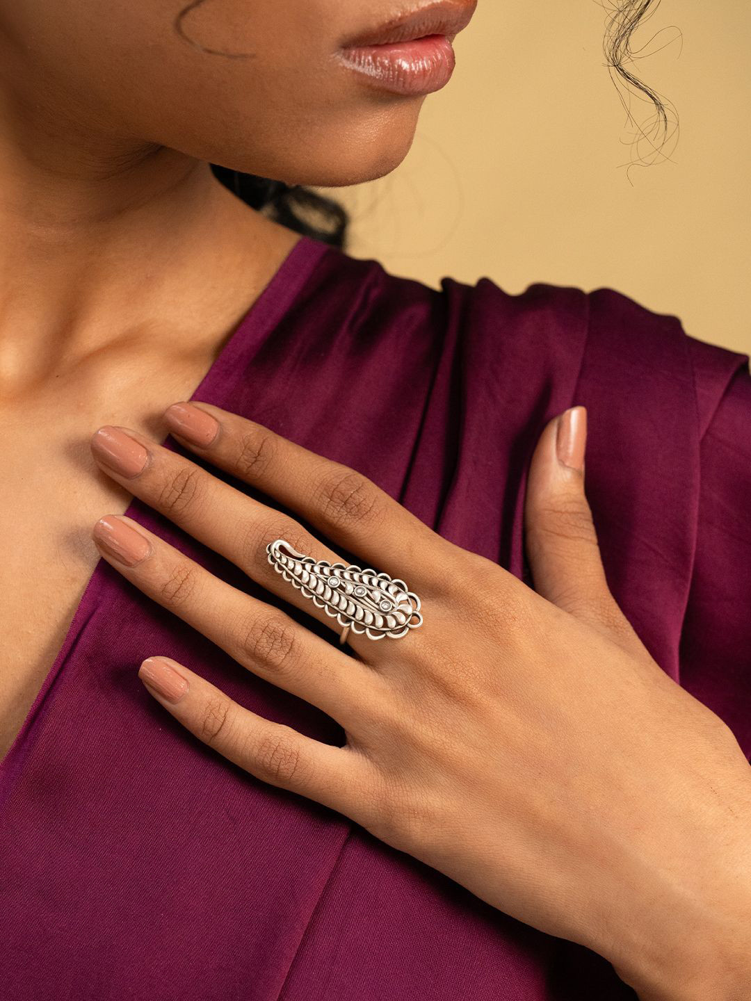 SHAYA Women 925 Oxidised Silver Adjustable Finger Ring
SHAYA Women 925 Oxidised Silver Adjustable Finger Ring