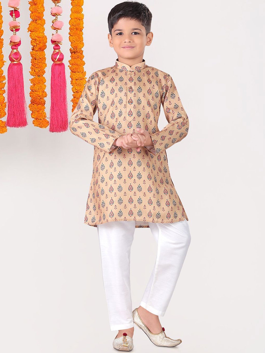 Pehanaava Boys Floral Printed Mandarin Collar Cotton Straight Kurta with Pyjamas, Beige
Pehanaava Boys Floral Printed Mandarin Collar Cotton Straight Kurta with Pyjamas, Beige
