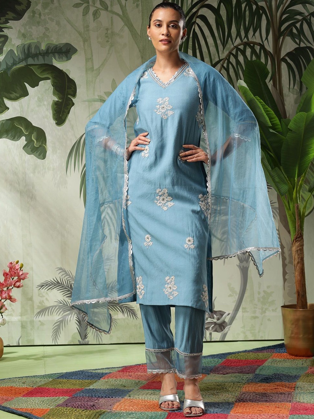 Bani Women Floral Embroidered Regular Pure Silk Straight Kurta with Trousers & Dupatta, Blue
Bani Women Floral Embroidered Regular Pure Silk Straight Kurta with Trousers & Dupatta, Blue