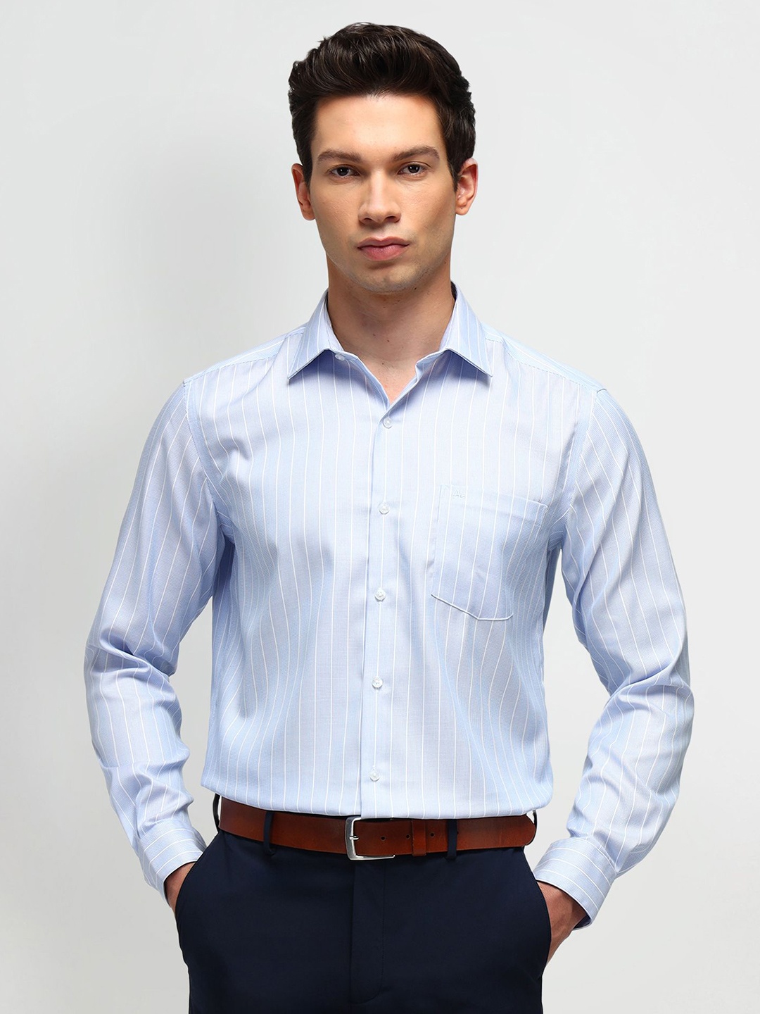Arrow Men Manhattan Spread Collar Vertical Striped Cotton Slim Fit Casual Shirt, Blue
Arrow Men Manhattan Spread Collar Vertical Striped Cotton Slim Fit Casual Shirt, Blue