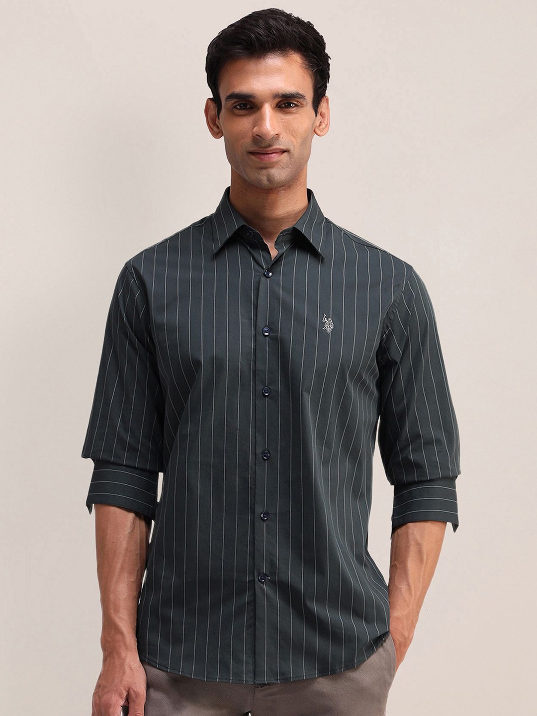 U.S. Polo Assn. Men Classic Spread Collar Vertical Striped Cotton Casual Shirt, Green
U.S. Polo Assn. Men Classic Spread Collar Vertical Striped Cotton Casual Shirt, Green