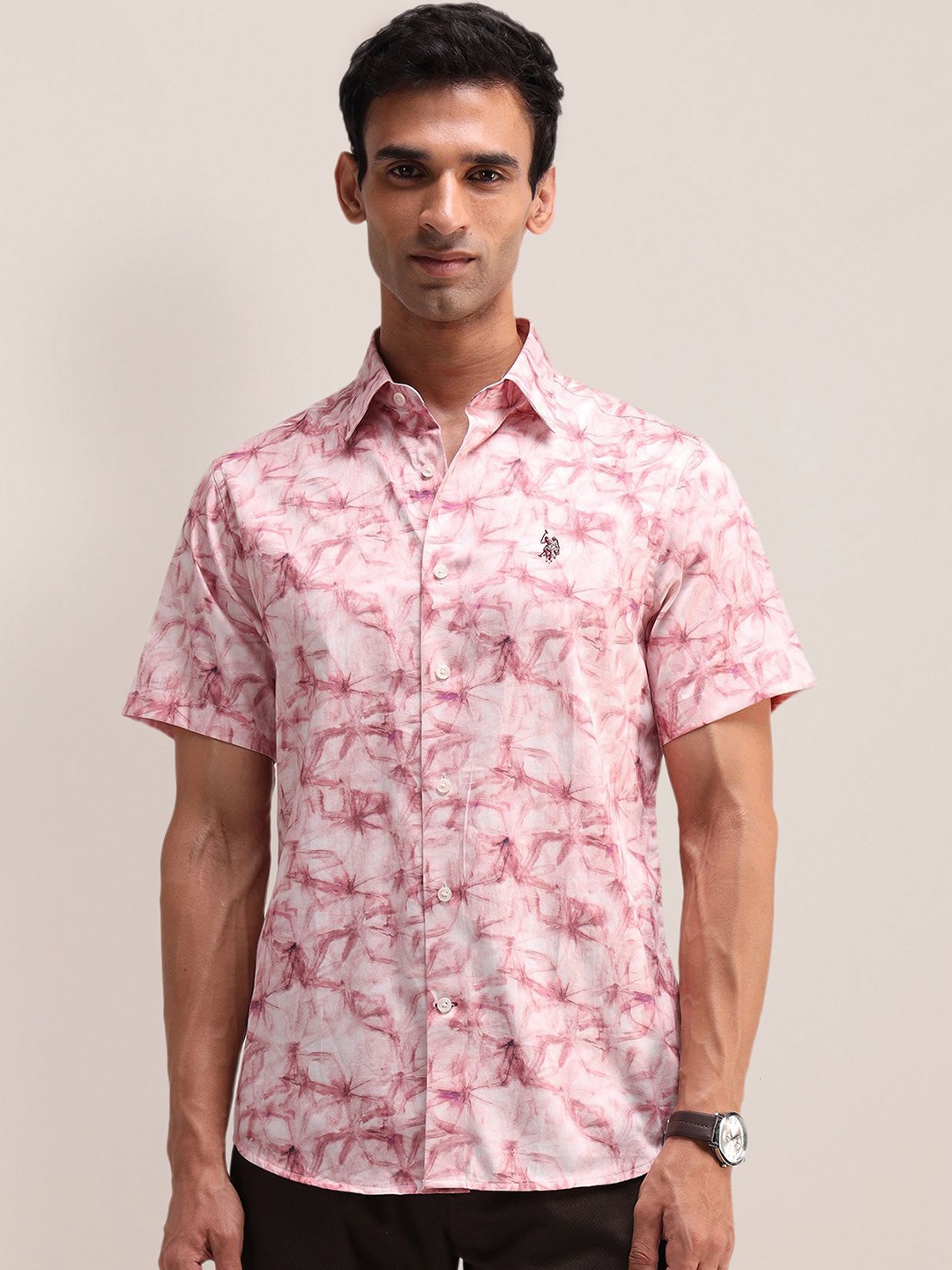 U.S. Polo Assn. Men Classic Spread Collar Abstract Printed Cotton Casual Shirt, Pink
U.S. Polo Assn. Men Classic Spread Collar Abstract Printed Cotton Casual Shirt, Pink