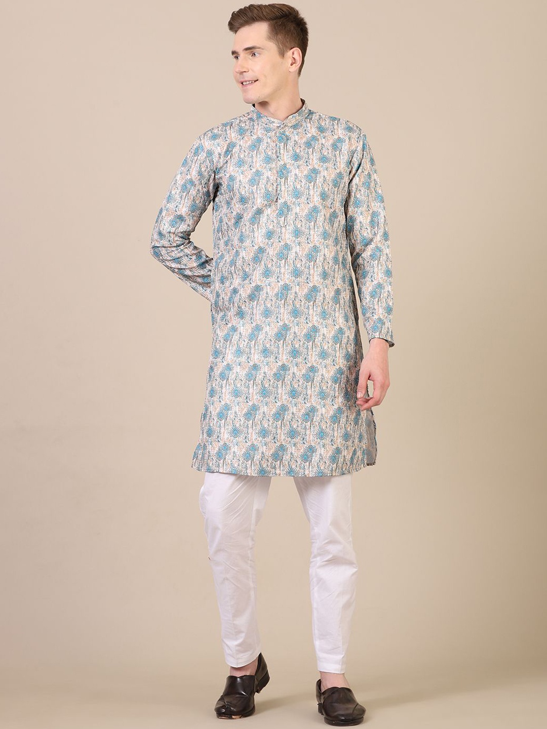 Stuffie Land Ethnic Motifs Printed Mandarin Collar Pure Cotton Straight Kurta With Pyjamas, Blue
Stuffie Land Ethnic Motifs Printed Mandarin Collar Pure Cotton Straight Kurta With Pyjamas, Blue