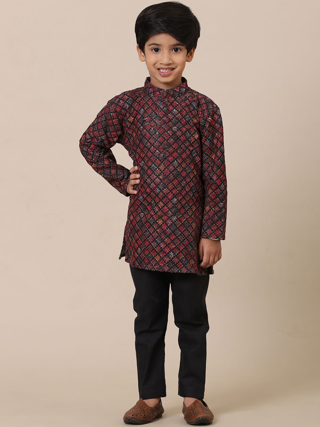 Stuffie Land Ethnic Motifs Embroidered Regular Pure Cotton Straight Kurta with Pyjamas, Maroon
Stuffie Land Ethnic Motifs Embroidered Regular Pure Cotton Straight Kurta with Pyjamas, Maroon