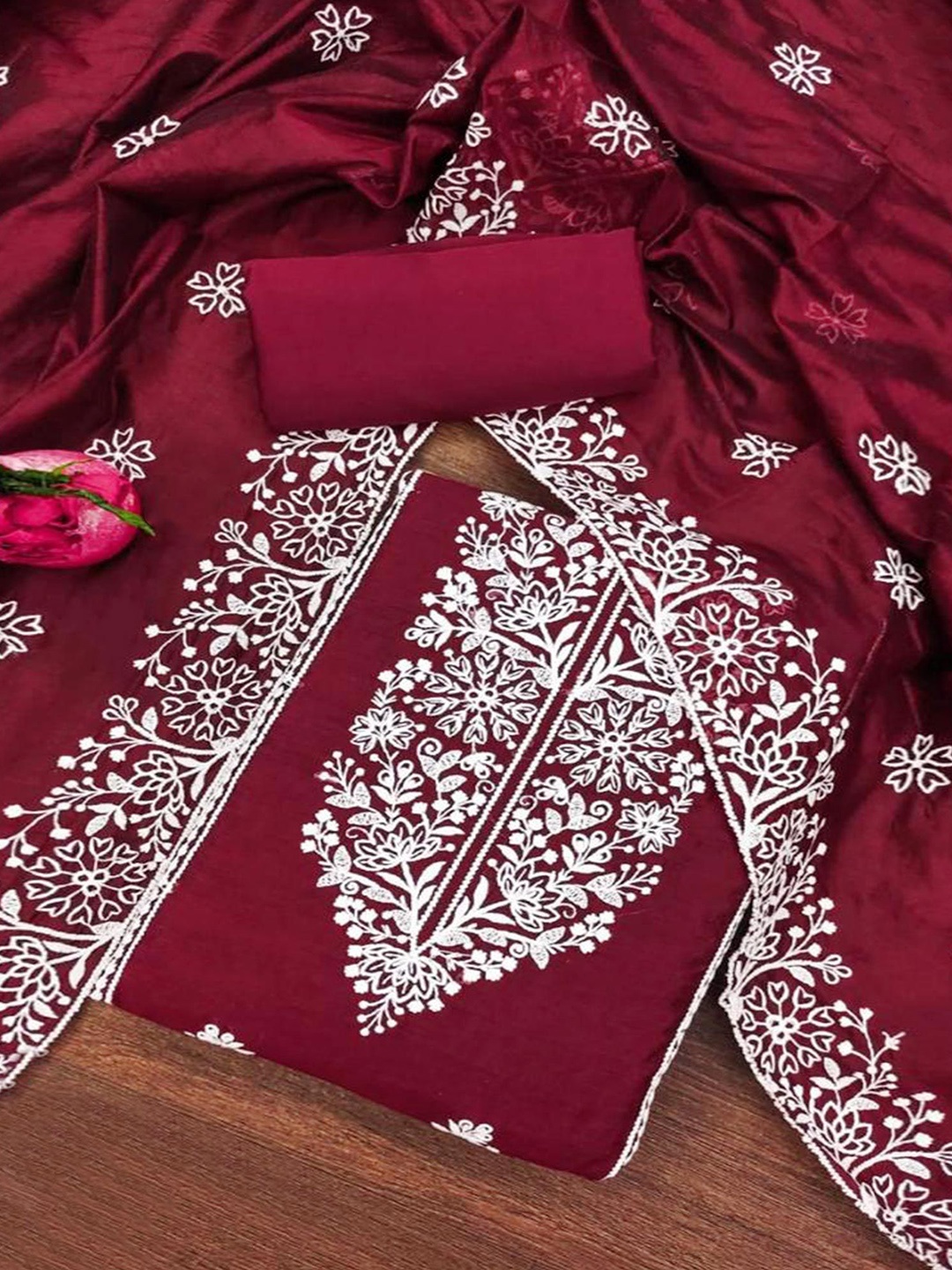 Peachmode Floral Embroidered Thread Work Chanderi Silk Unstitched Dress Material, Green
Peachmode Floral Embroidered Thread Work Chanderi Silk Unstitched Dress Material, Green