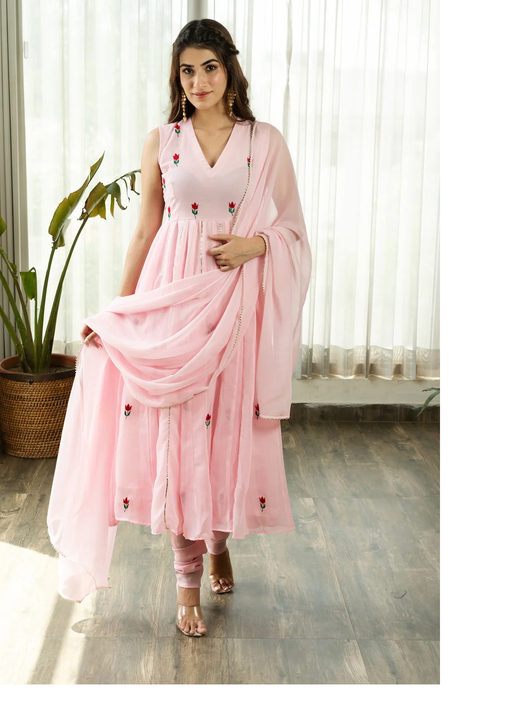 SUKITI Floral Embroidered Regular Georgette Anarkali Kurta with Churidar & Dupatta, Pink
SUKITI Floral Embroidered Regular Georgette Anarkali Kurta with Churidar & Dupatta, Pink