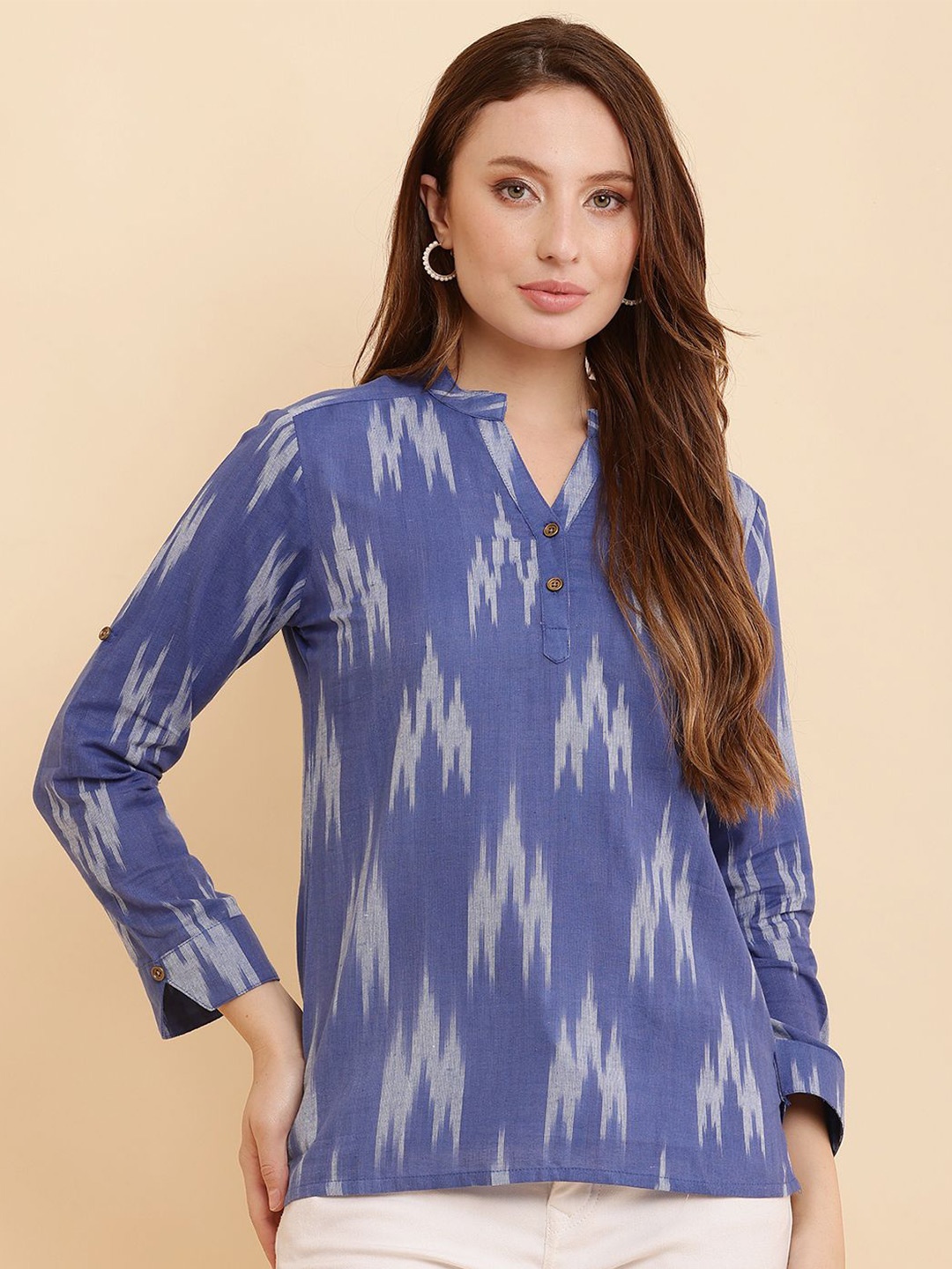 HELLO DESIGN Women Printed Mandarin Collar Roll-Up Sleeves Shirt Style Top, Navy blue
HELLO DESIGN Women Printed Mandarin Collar Roll-Up Sleeves Shirt Style Top, Navy blue
