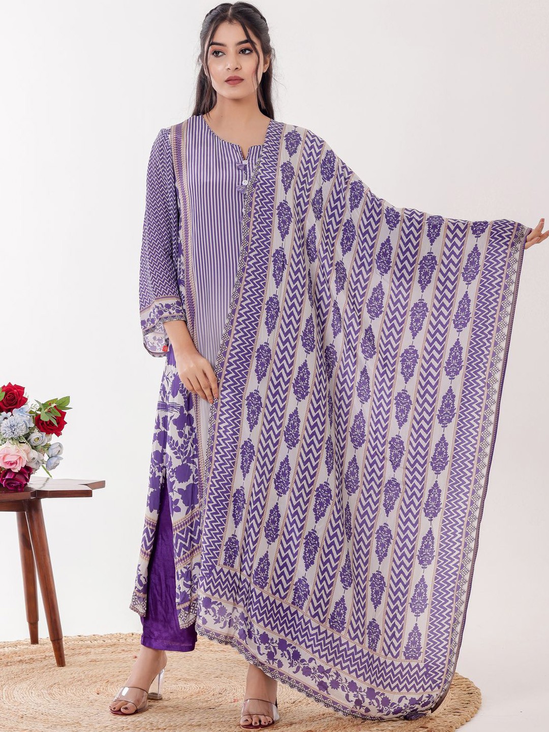 Chandbaali Ethnic Motifs Printed Regular Silk Crepe Straight Kurta with Trousers & Dupatta, Lavender
Chandbaali Ethnic Motifs Printed Regular Silk Crepe Straight Kurta with Trousers & Dupatta, Lavender