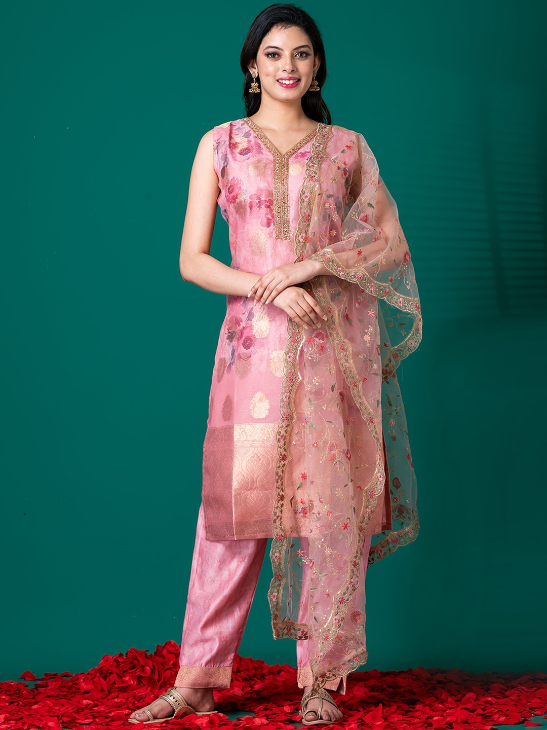 SHREE BALAJI Floral Embroidered Thread Work Kurta With Trousers & Dupatta, Pink
SHREE BALAJI Floral Embroidered Thread Work Kurta With Trousers & Dupatta, Pink