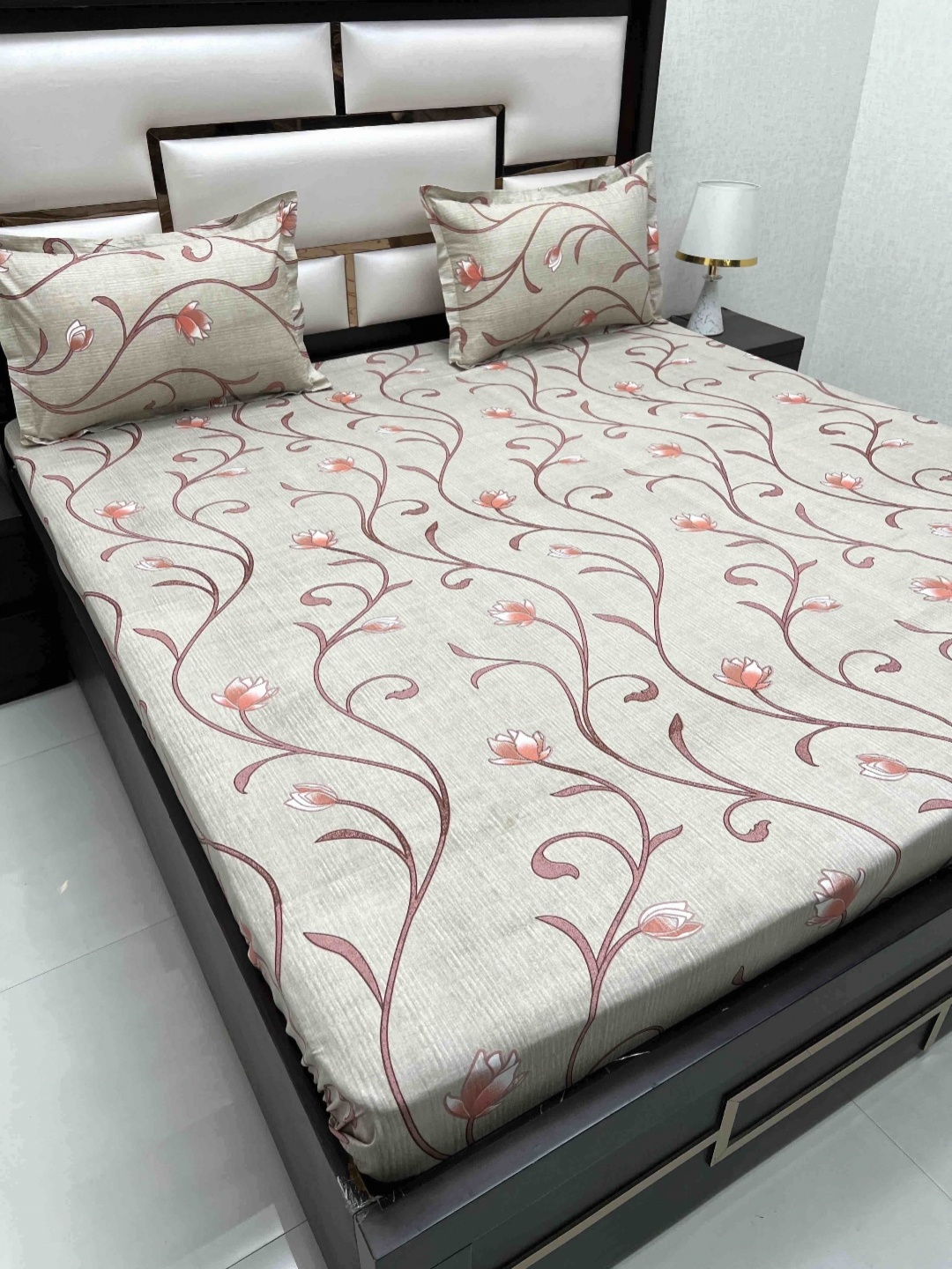 Pure Decor Velar Brown Floral Pure Cotton 380 TC Super King Bedsheet Set-2.75 m x 3.04 m
Pure Decor Velar Brown Floral Pure Cotton 380 TC Super King Bedsheet Set-2.75 m x 3.04 m