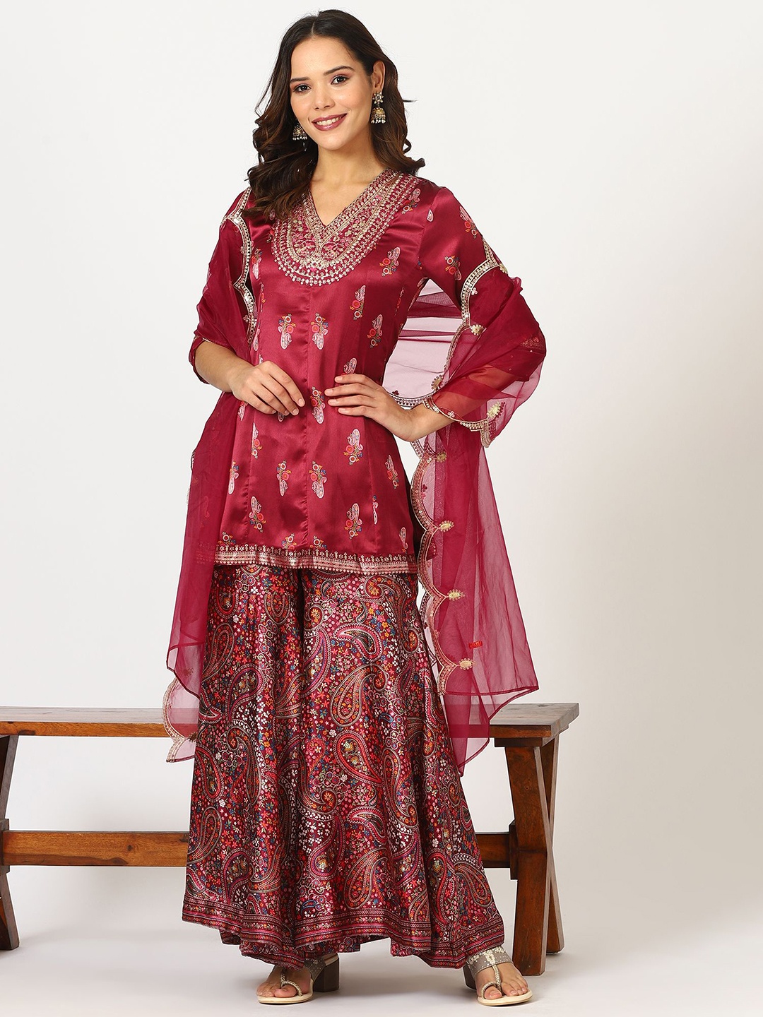 W Burgundy Floral Printed V-Neck Three-Quarter Sleeves Sequinned Kurta & Palazzo & Dupatta
W Burgundy Floral Printed V-Neck Three-Quarter Sleeves Sequinned Kurta & Palazzo & Dupatta