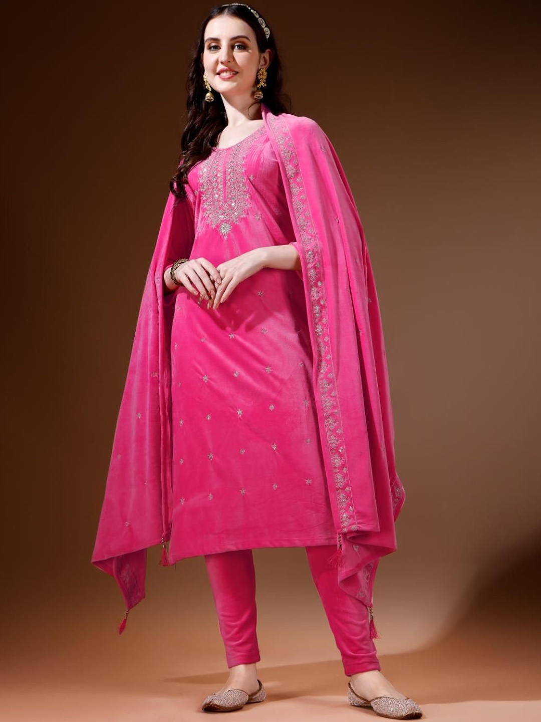 KALINI Floral Embroidered Sequinned Straight Kurta with Trousers & Dupatta, Pink
KALINI Floral Embroidered Sequinned Straight Kurta with Trousers & Dupatta, Pink