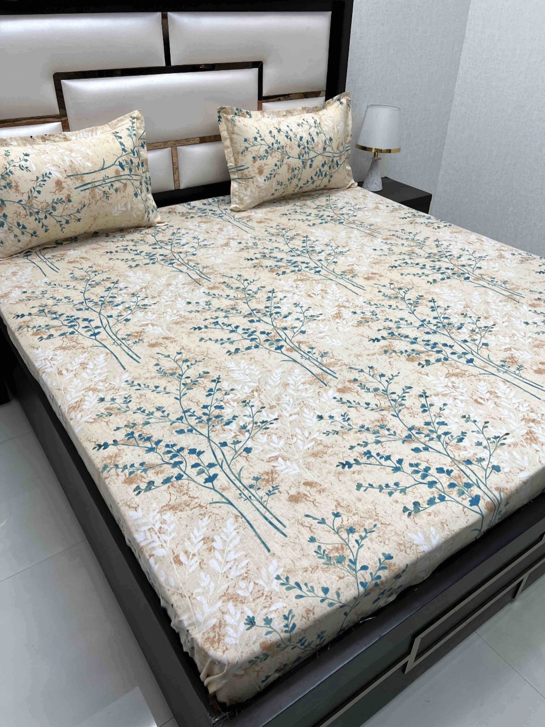 Pure Decor Velar Brown Floral Pure Cotton 400 TC Super King Bedsheet Set-2.74 m x 3.04 m
Pure Decor Velar Brown Floral Pure Cotton 400 TC Super King Bedsheet Set-2.74 m x 3.04 m