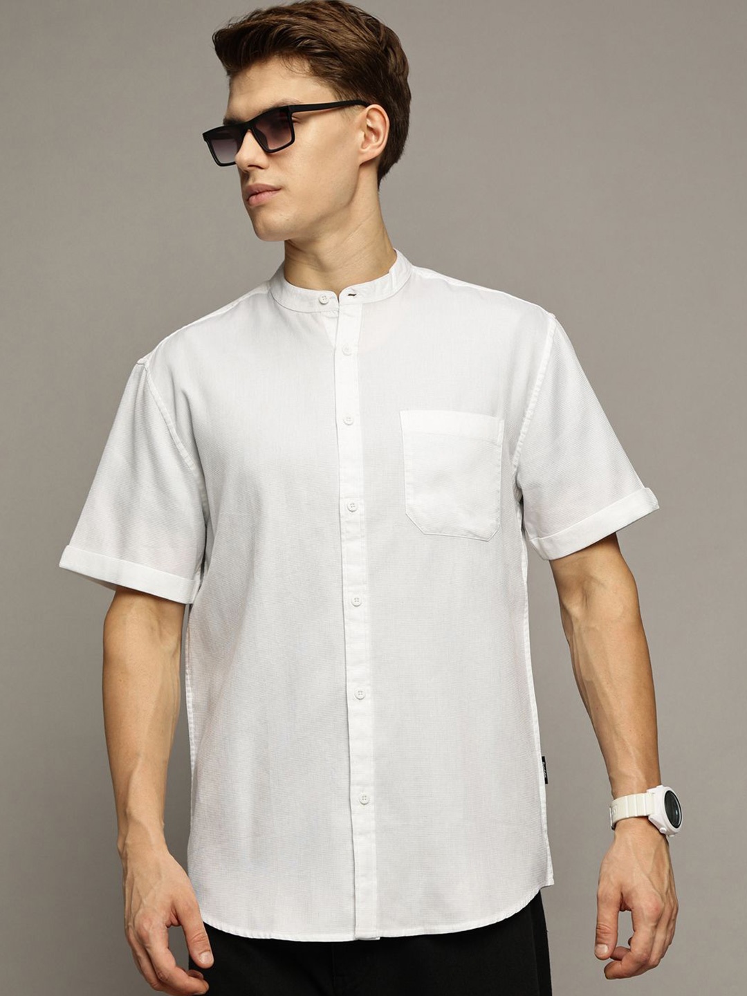 The Roadster Lifestyle Co. Men Premium Band Collar Solid Cotton Oversized Casual Shirt, White
The Roadster Lifestyle Co. Men Premium Band Collar Solid Cotton Oversized Casual Shirt, White