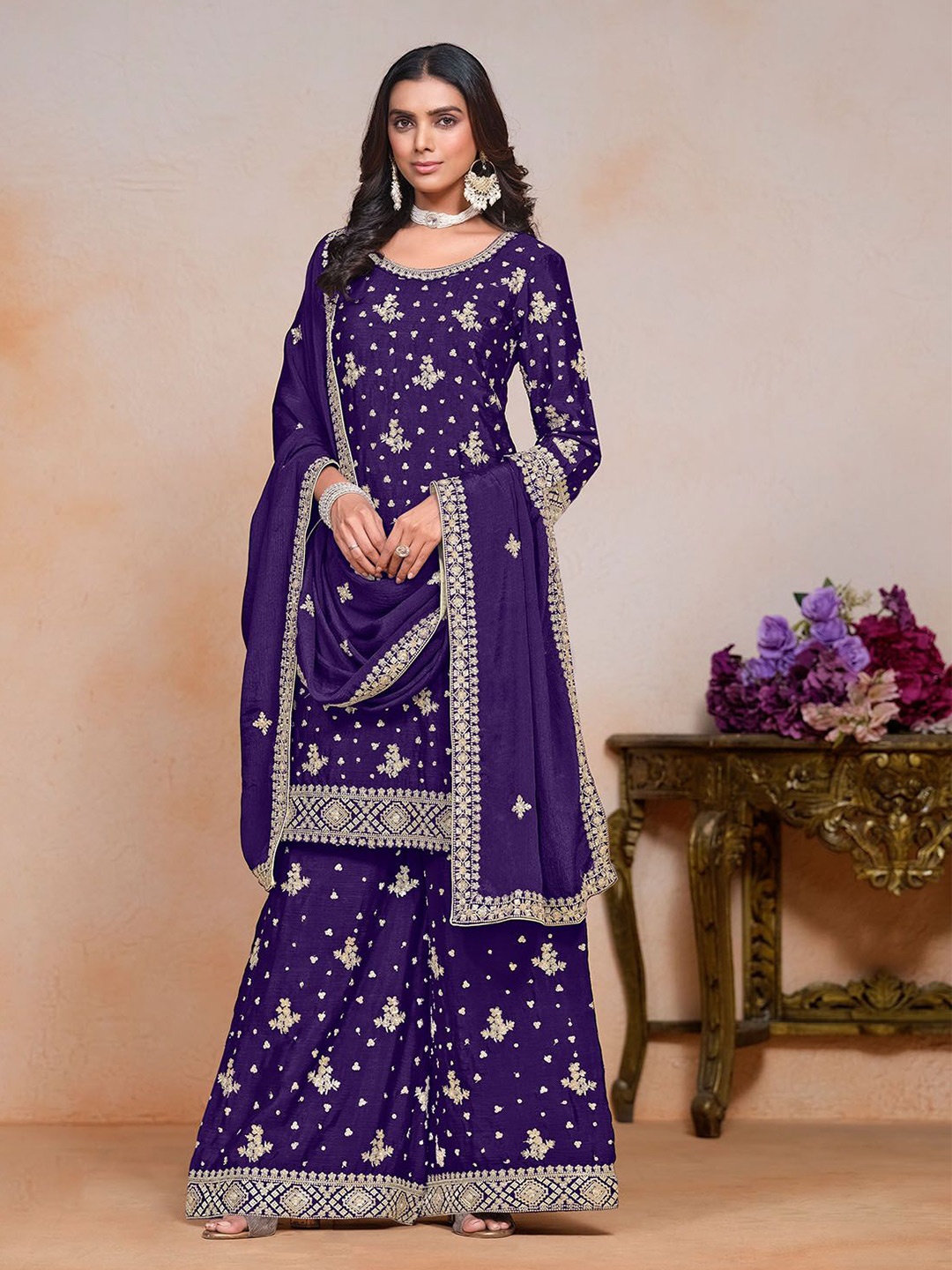 ODETTE Floral Embroidered Sequinned Straight Kurta with Sharara & With Dupatta, Purple
ODETTE Floral Embroidered Sequinned Straight Kurta with Sharara & With Dupatta, Purple