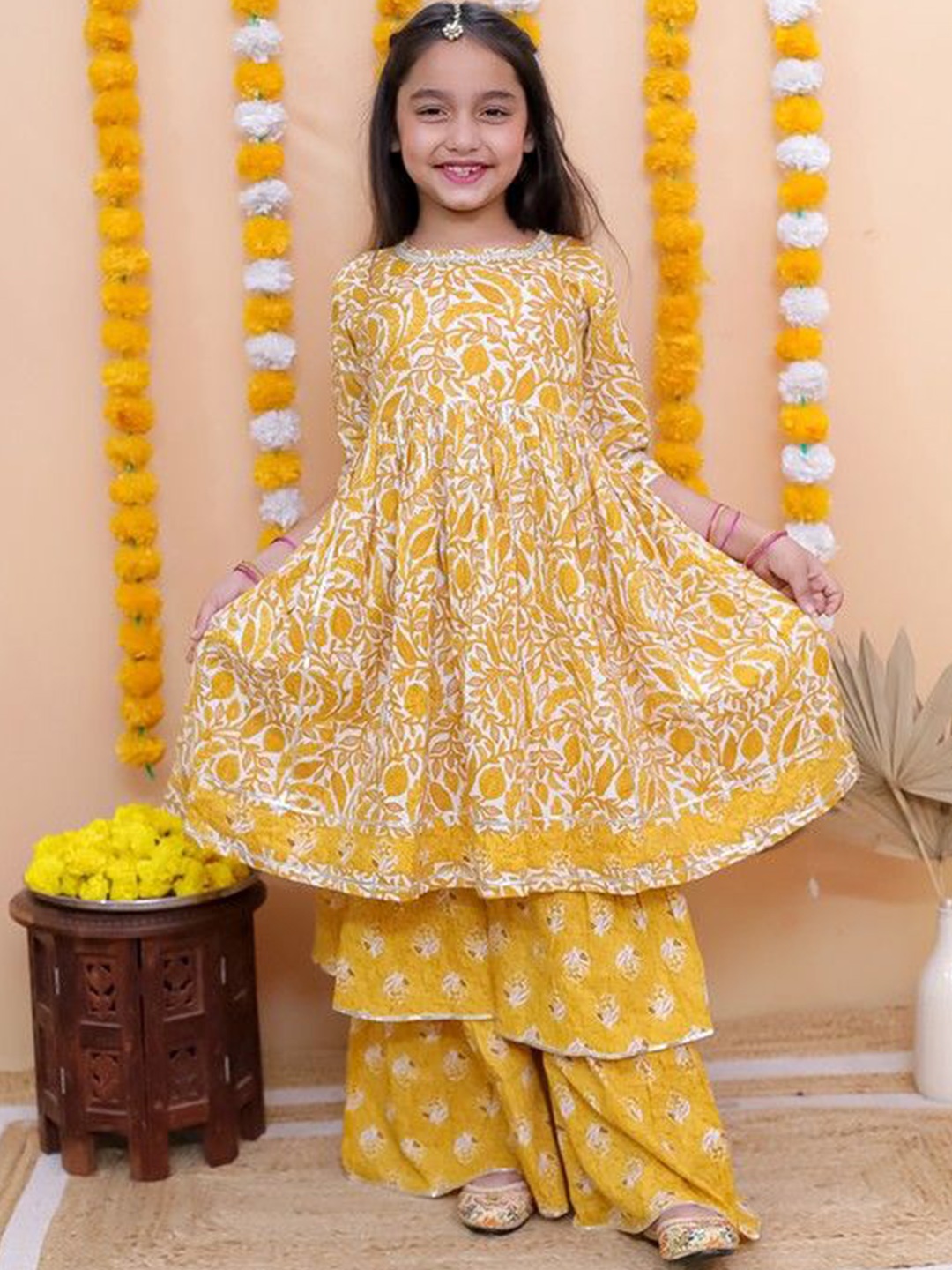AATYA KIIDS Girls Floral Printed Round Neck Pure Cotton A-Line Kurta With Sharara, Yellow
AATYA KIIDS Girls Floral Printed Round Neck Pure Cotton A-Line Kurta With Sharara, Yellow