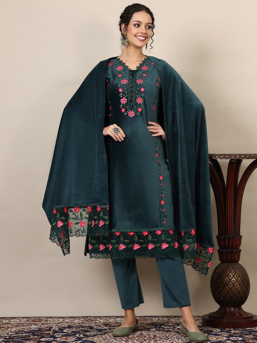 Ziva Fashion Floral Embroidered Straight Pure Wool Kurta with Trousers & Dupatta, Green
Ziva Fashion Floral Embroidered Straight Pure Wool Kurta with Trousers & Dupatta, Green
