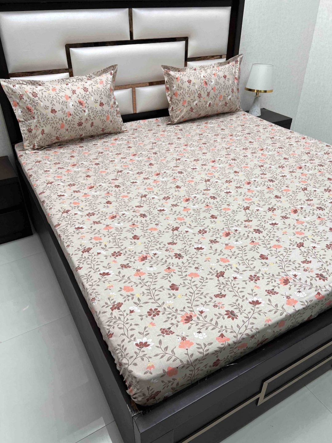 Pure Decor Velar Brown Floral Pure Cotton 380 TC Super King Bedsheet Set-2.75 m x 3.04 m
Pure Decor Velar Brown Floral Pure Cotton 380 TC Super King Bedsheet Set-2.75 m x 3.04 m
