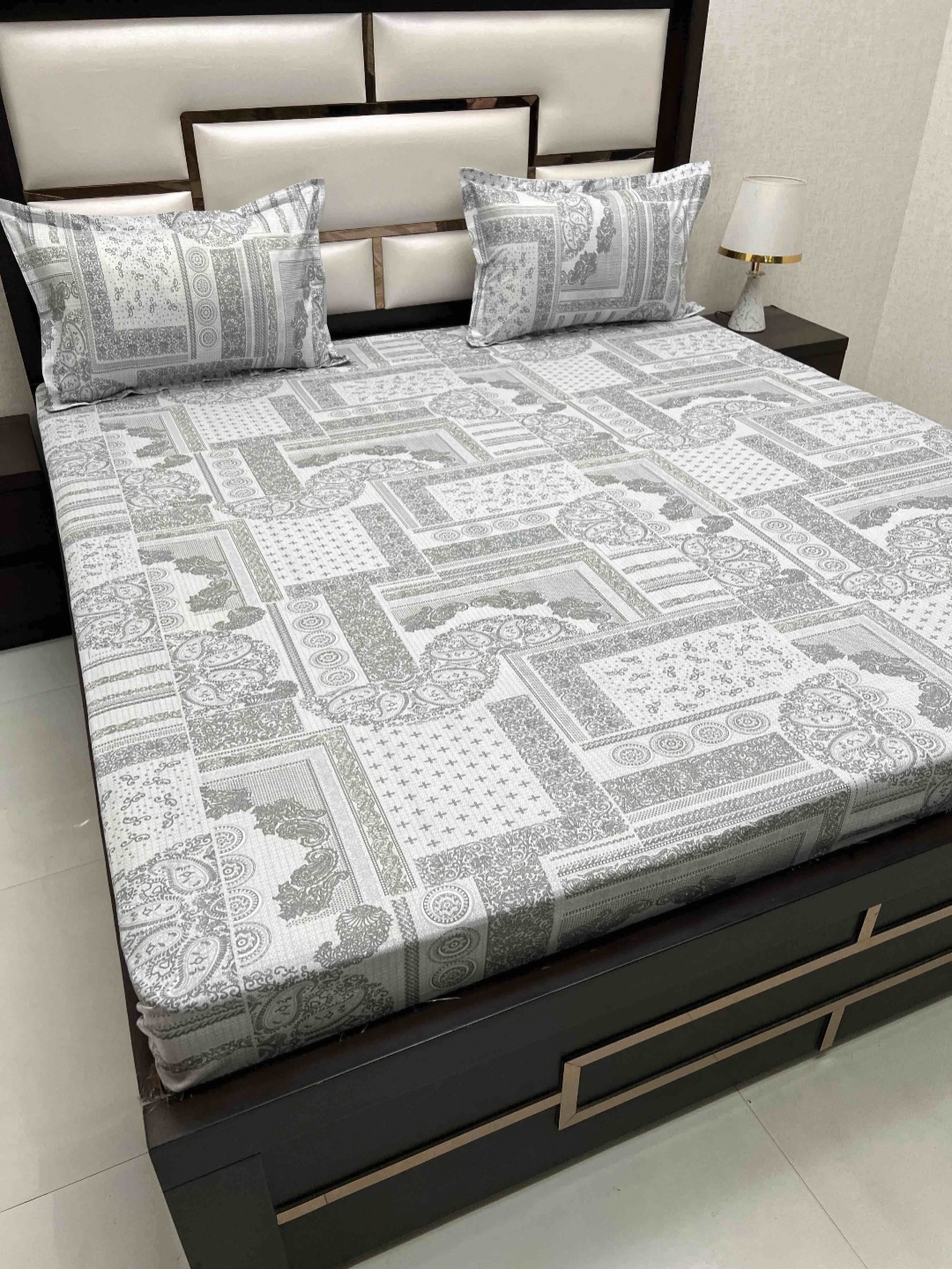 Pure Decor Velar Grey Ethnic Printed Pure Cotton 250 TC King Bedsheet Set 3.06 x 2.73 m
Pure Decor Velar Grey Ethnic Printed Pure Cotton 250 TC King Bedsheet Set 3.06 x 2.73 m