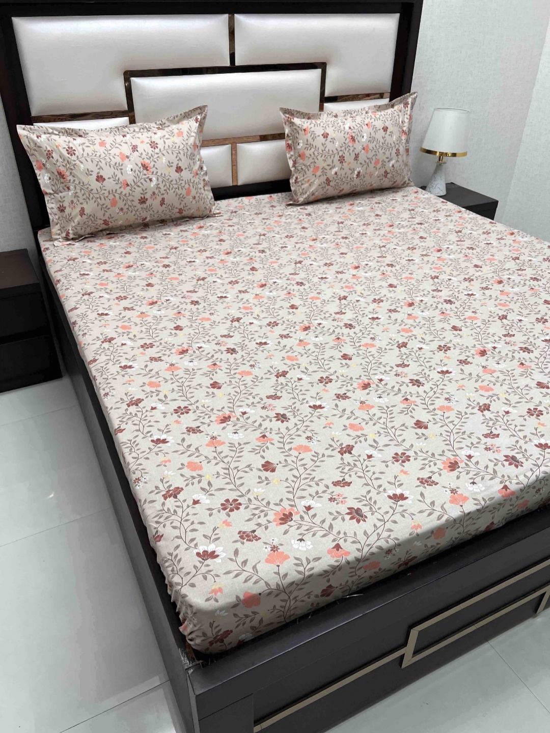 Pure Decor Velar Brown Floral Pure Cotton 330 TC Super King Bedsheet Set-2.73 m x 3.05 m
Pure Decor Velar Brown Floral Pure Cotton 330 TC Super King Bedsheet Set-2.73 m x 3.05 m