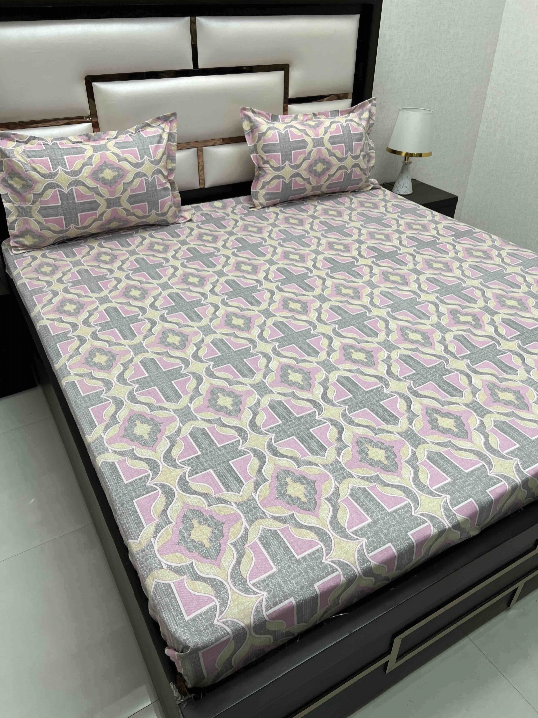 Pure Decor Velar Pink Geometric Pure Cotton 230 TC Super King Bedsheet Set-2.76 m x 3.06 m
Pure Decor Velar Pink Geometric Pure Cotton 230 TC Super King Bedsheet Set-2.76 m x 3.06 m