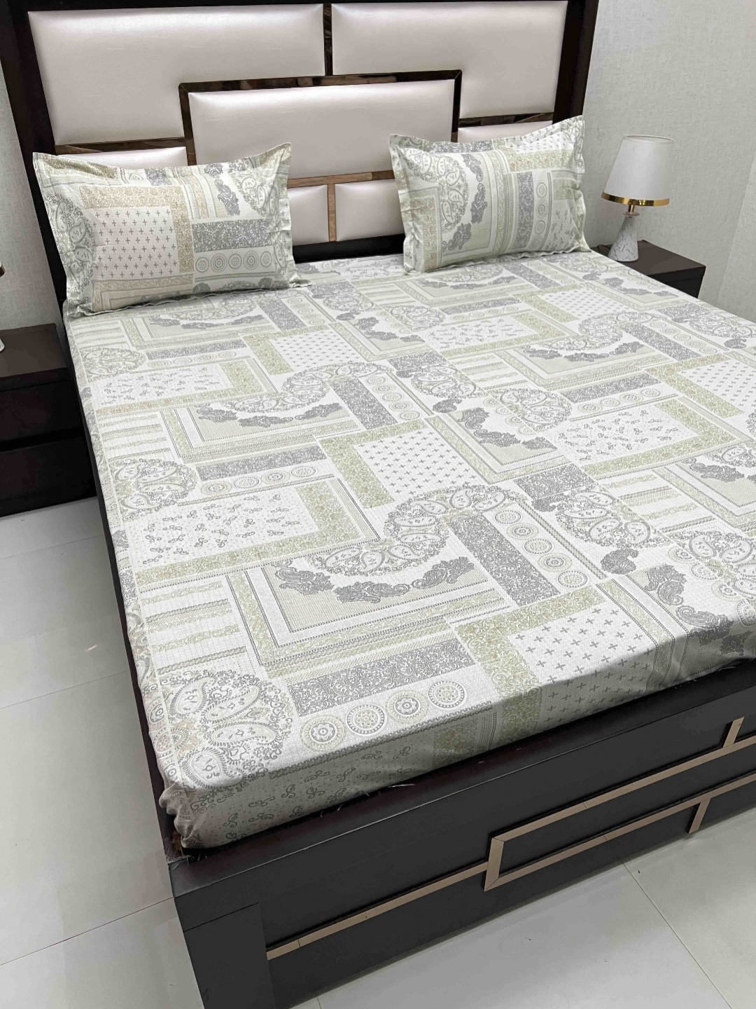 Pure Decor Velar Green Ethnic Printed Pure Cotton 260 TC King Bedsheet Set 3.03 x 2.76 m
Pure Decor Velar Green Ethnic Printed Pure Cotton 260 TC King Bedsheet Set 3.03 x 2.76 m